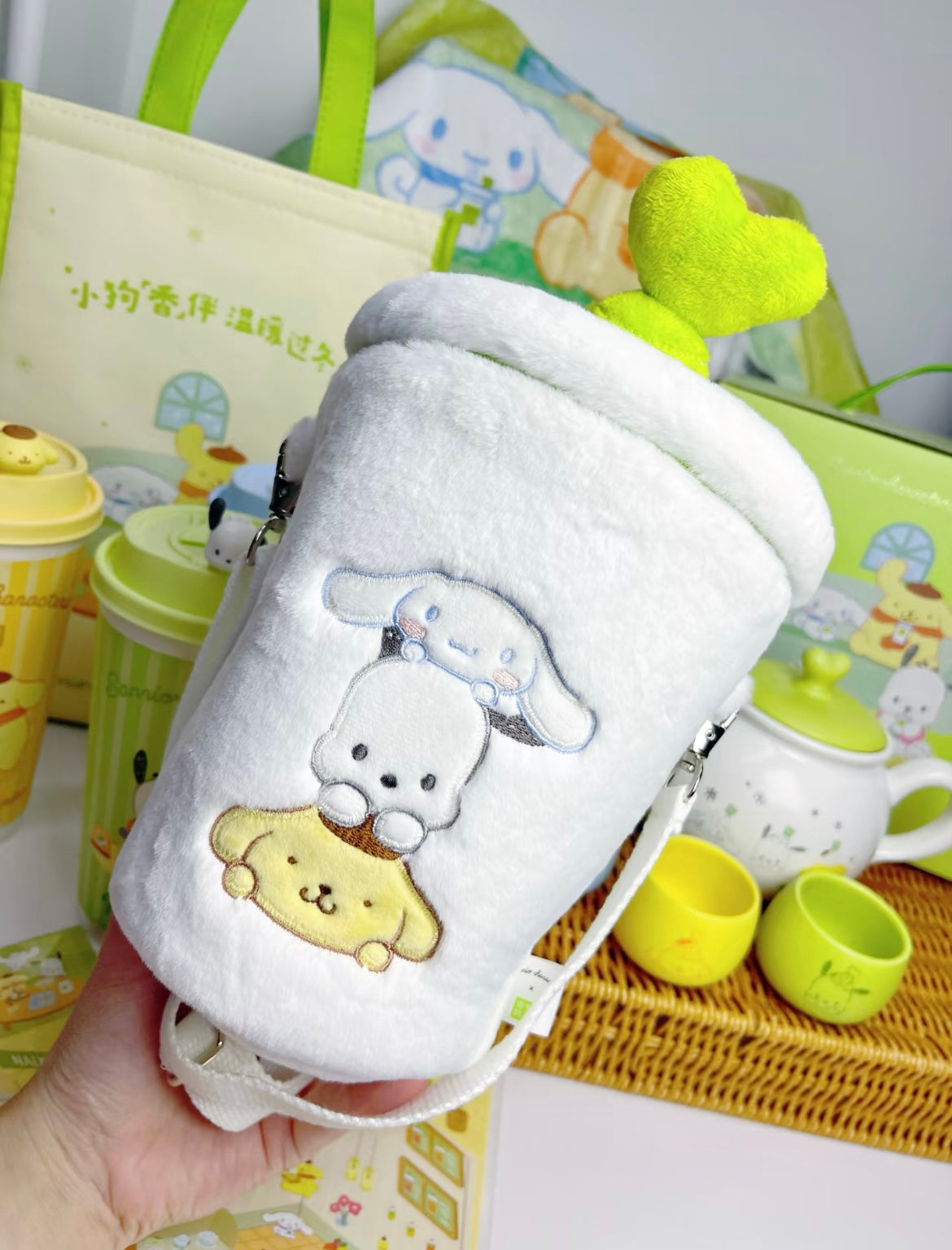 Naixue Tea X Sanrio Bag Dog Collar Bag Tea Cup Set