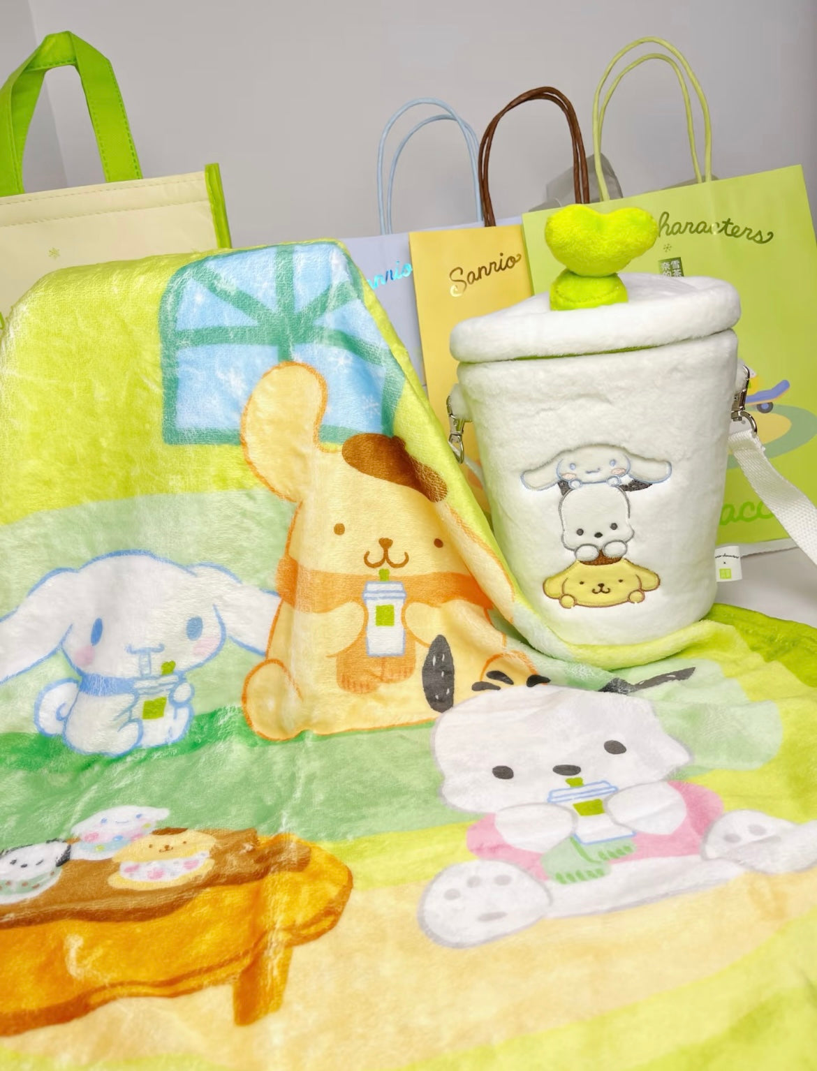 Naixue Tea X Sanrio Bag Dog Collar Bag Tea Cup Set