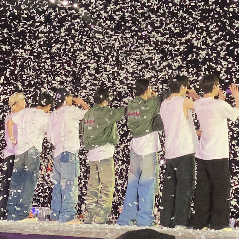 K-pop Enhypen Walk the Line world tour 2025 T-shirts